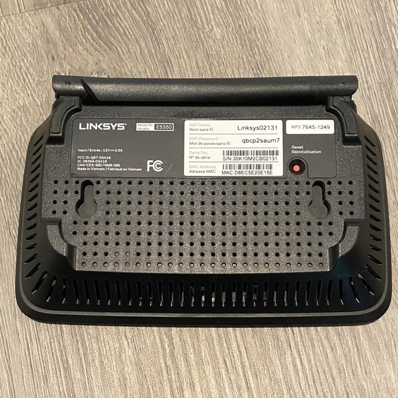 Linksys AC1000 Wireless Router with Dual Antennas - Picture 5 of 6